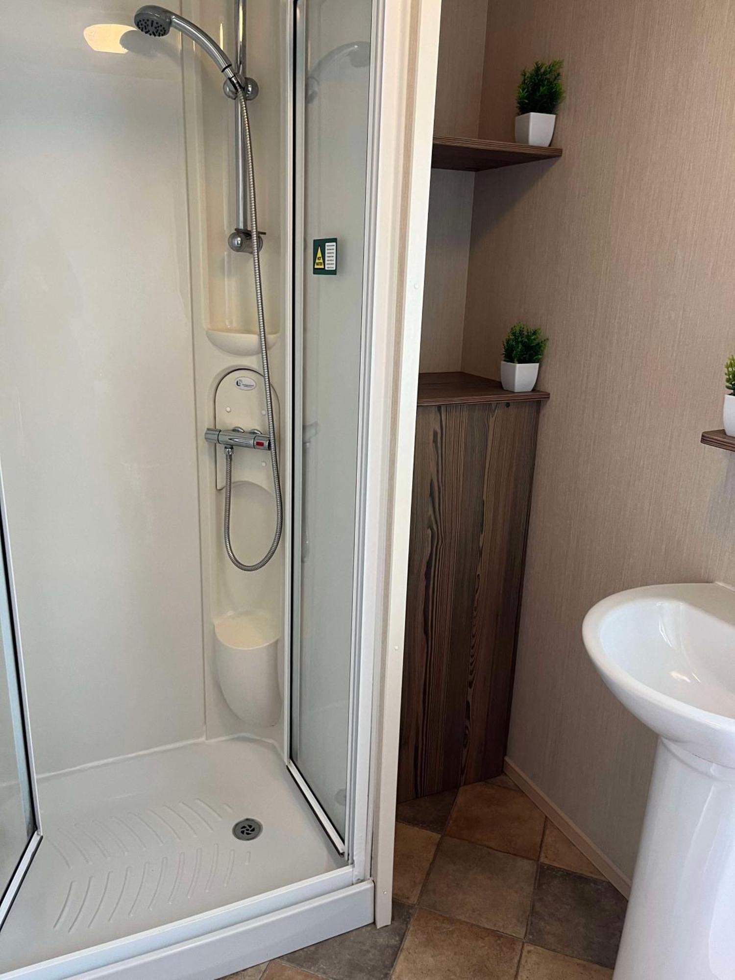 275 - Butlins Skegness, Pet Friendly And Wifi - Meadow Lakes Caravan & Lodge Hire Інголдмеллс Екстер'єр фото